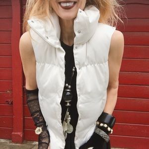 Joe’s Jeans white super trendy puffer vest